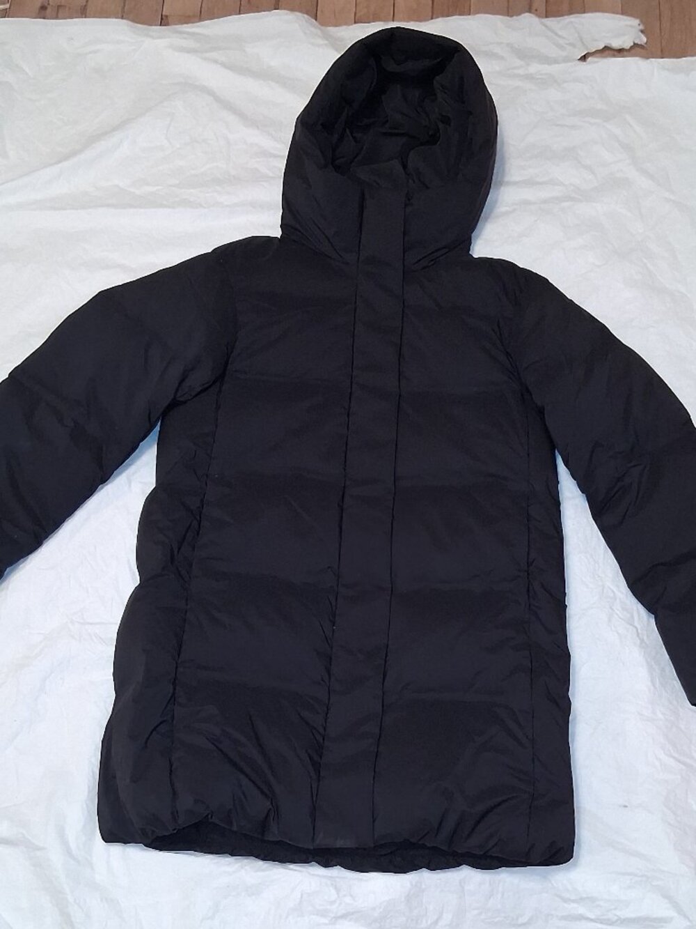UNIQLO Seamless Down Short Coat JP (Size M) US (S) Women Water-Repellent 481137